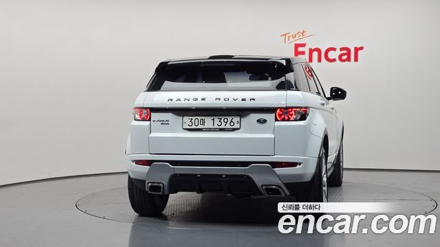 Land Rover Range Rover Evoque 2.2 SD4 Dynamic 2014 — фото 4