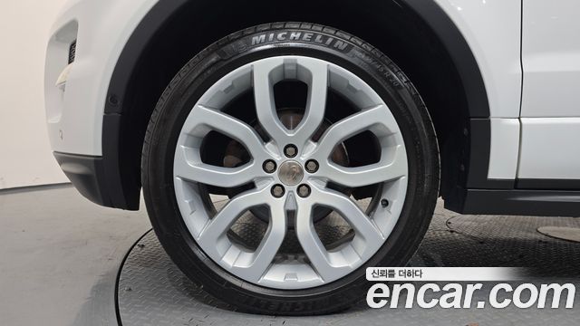 Land Rover Range Rover Evoque 2.2 SD4 Dynamic 2014 — фото 5