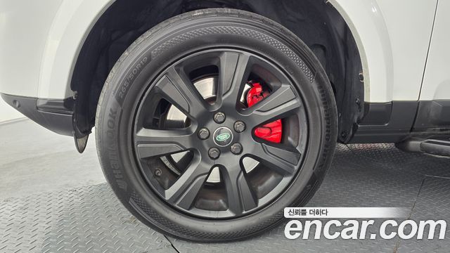 Land Rover Discovery 4 3.0 SDV6 SE 2015 — фото 5