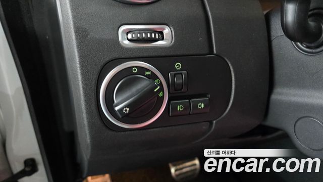 Land Rover Discovery 4 3.0 SDV6 SE 2015 — фото 20