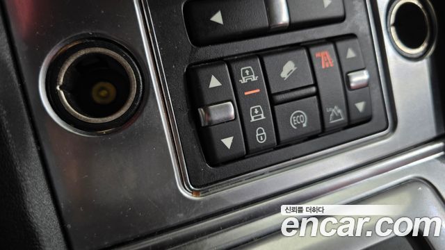 Land Rover Discovery 4 3.0 SDV6 SE 2015 — фото 21