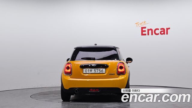 MINI Cooper Standard Third Generation 2017 — фото 4