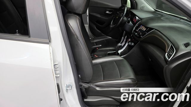 Chevrolet Trax 1.4 Premier 2021 — фото 12