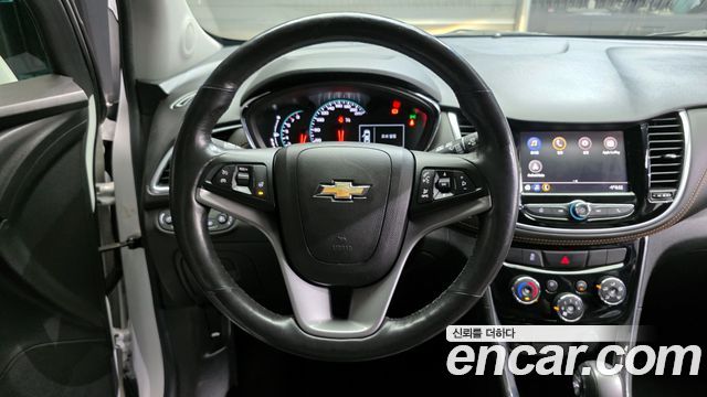 Chevrolet Trax 1.4 Premier 2021 — фото 13