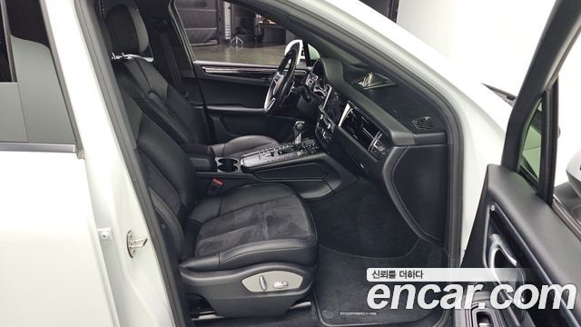 Porsche Macan 2.0 95B 2020 — фото 12