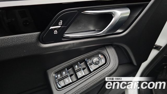 Porsche Macan 2.0 95B 2020 — фото 14