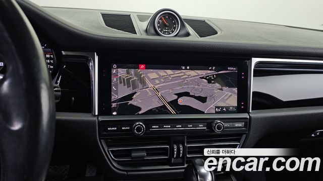 Porsche Macan 2.0 95B 2020 — фото 17