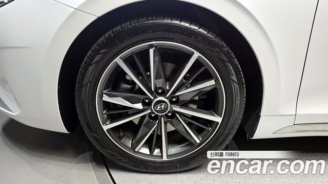 Hyundai Grandeur (IG) 2.5 Le Blanc 2023 — фото 5