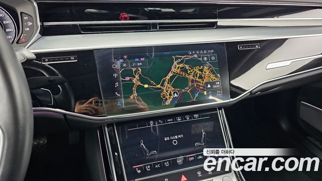 Audi A8 (D5) 55 TFSI Quattro LWB 2021 — фото 14