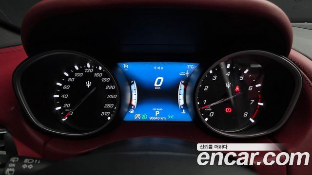 Maserati Levante 3.0 AWD GranSport 2019 — фото 8