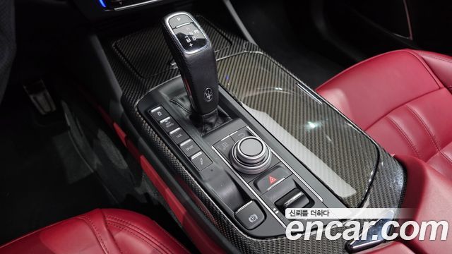 Maserati Levante 3.0 AWD GranSport 2019 — фото 9