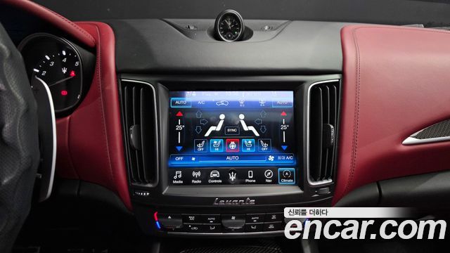 Maserati Levante 3.0 AWD GranSport 2019 — фото 14