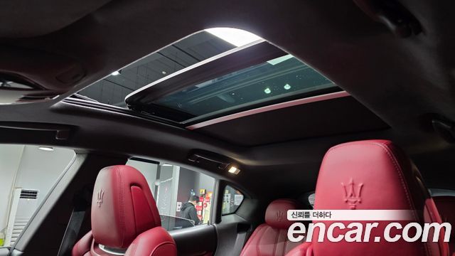 Maserati Levante 3.0 AWD GranSport 2019 — фото 15