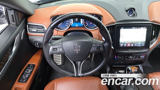 Maserati Ghibli 3.0 Sport 3rd 2017 — фото 13