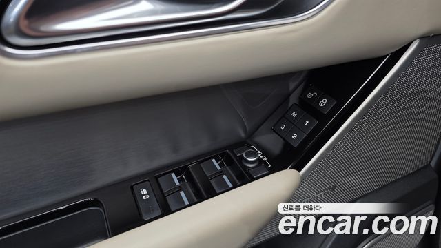 Land Rover Range Rover Velar 3.0 D300 R-Dynamic HSE 2018 — фото 20