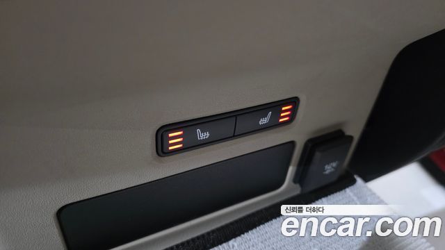 Land Rover Range Rover Velar 3.0 D300 R-Dynamic HSE 2018 — фото 21