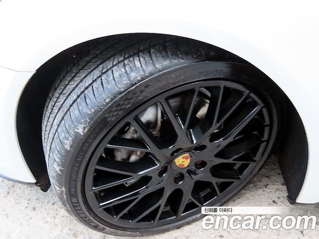 Porsche Panamera (971) 3.0 AWD 2018 — фото 24