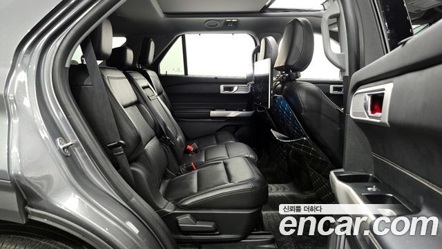 Ford Explorer (VI) 2.3 LimIted 4WD 2021 — фото 12