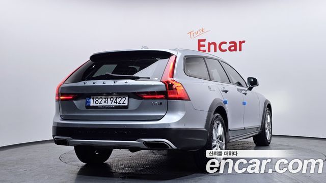 Volvo V90 Cross Country D5 AWD 2017 — фото 2