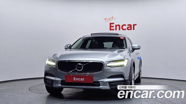 Volvo V90 Cross Country D5 AWD 2017 — фото 3