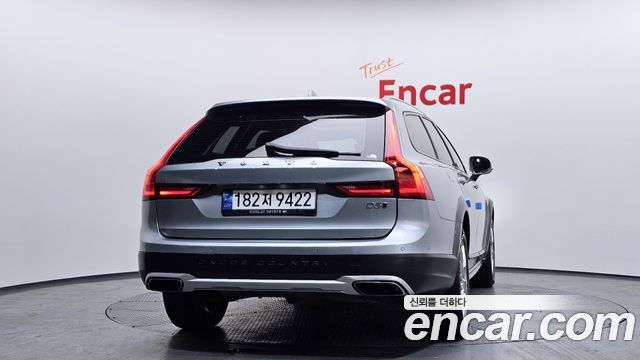 Volvo V90 Cross Country D5 AWD 2017 — фото 4