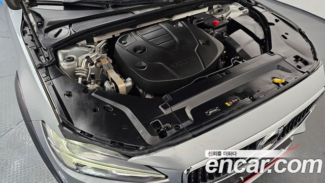 Volvo V90 Cross Country D5 AWD 2017 — фото 6