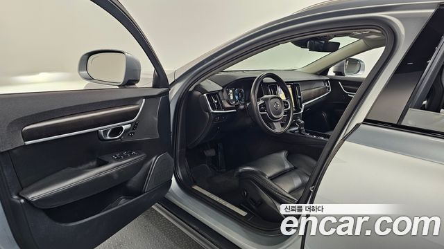 Volvo V90 Cross Country D5 AWD 2017 — фото 10