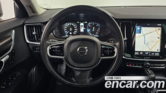 Volvo V90 Cross Country D5 AWD 2017 — фото 13