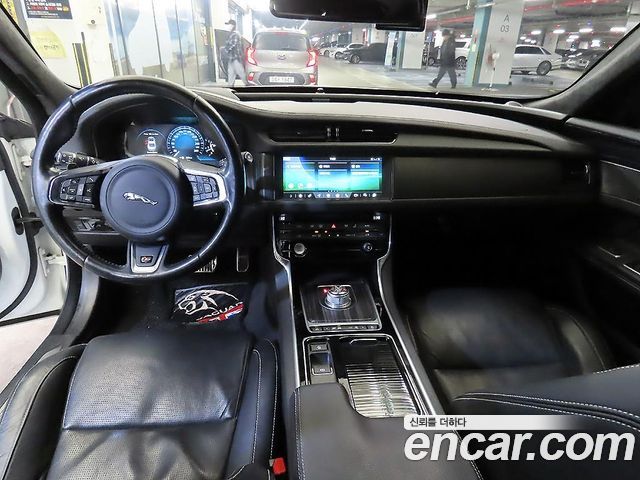 Jaguar XF (X260) 3.0 S AWD 2016 — фото 10
