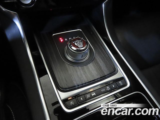 Jaguar XF (X260) 3.0 S AWD 2016 — фото 16