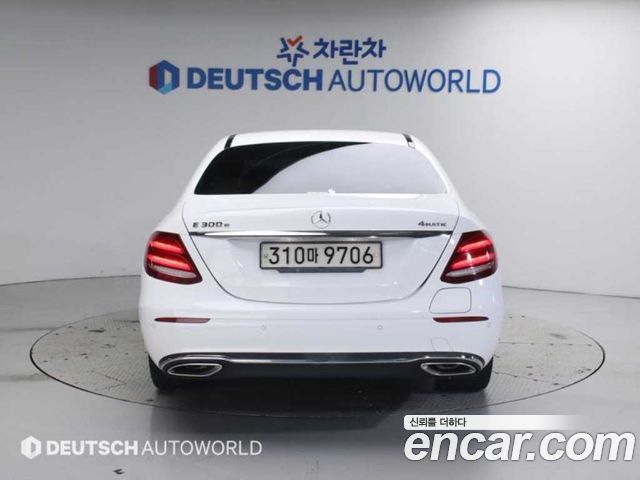 Mercedes-Benz E-Class (W213) E300e 4MATIC Exclusive 2020 — фото 4