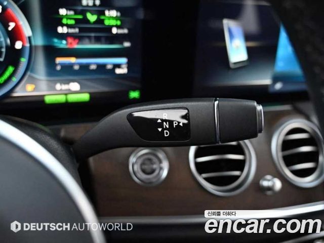 Mercedes-Benz E-Class (W213) E300e 4MATIC Exclusive 2020 — фото 9