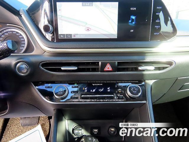 Hyundai Sonata (DN8) 2.0 Premium Family 2021 — фото 16