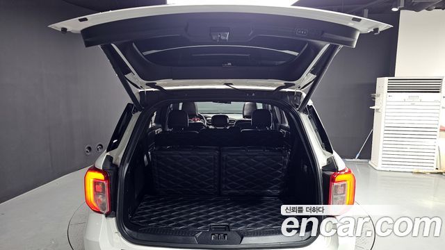 Ford Explorer (VI) 2.3 LimIted 4WD 2020 — фото 20