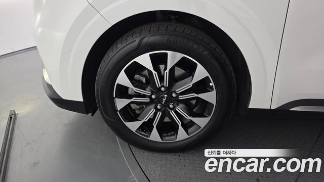 Kia Carnival (IV) Gasoline 9-Seater Noblesse 2023 — фото 5