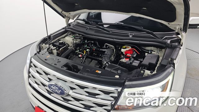 Ford Explorer 2.3 Limited 4WD 5th 2019 — фото 6