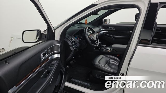 Ford Explorer 2.3 Limited 4WD 5th 2019 — фото 10
