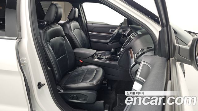 Ford Explorer 2.3 Limited 4WD 5th 2019 — фото 11