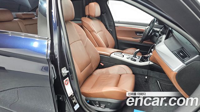 BMW 5 Series (F10) 550i xDrive 2013 — фото 10