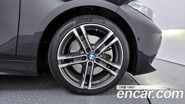 BMW 1 Series (F40) 120i M Sports 2023 — фото 5