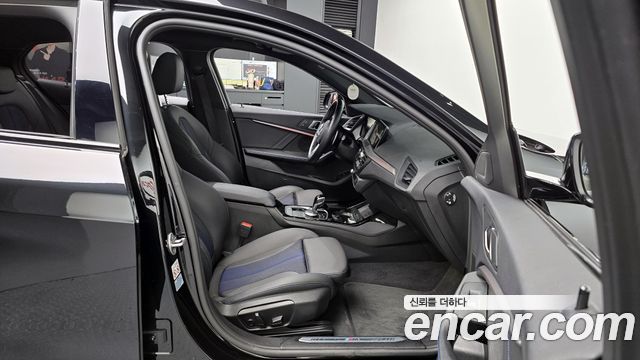 BMW 1 Series (F40) 120i M Sports 2023 — фото 10