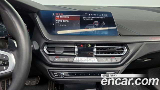 BMW 1 Series (F40) 120i M Sports 2023 — фото 16