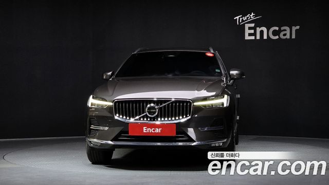 Volvo XC60 (II) B6 Inscirtion 2022 — фото 3