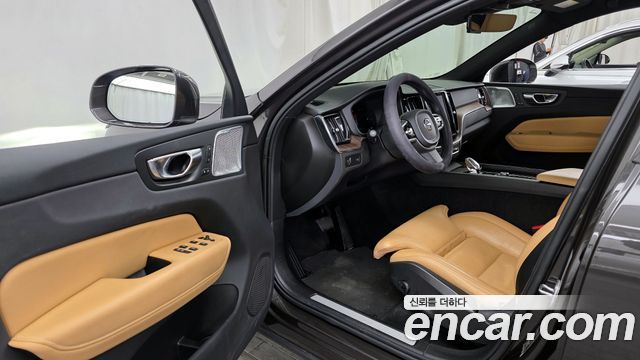 Volvo XC60 (II) B6 Inscirtion 2022 — фото 10