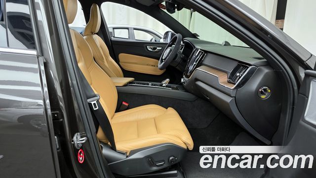 Volvo XC60 (II) B6 Inscirtion 2022 — фото 11