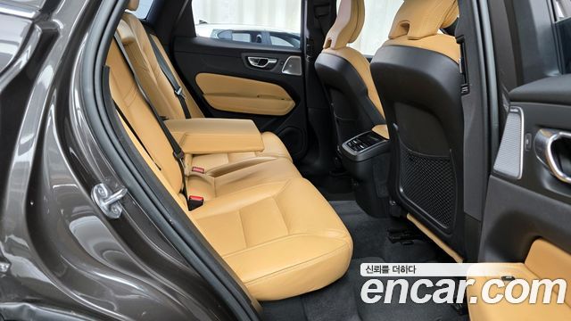 Volvo XC60 (II) B6 Inscirtion 2022 — фото 12