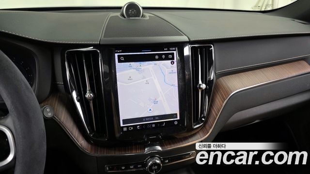 Volvo XC60 (II) B6 Inscirtion 2022 — фото 14