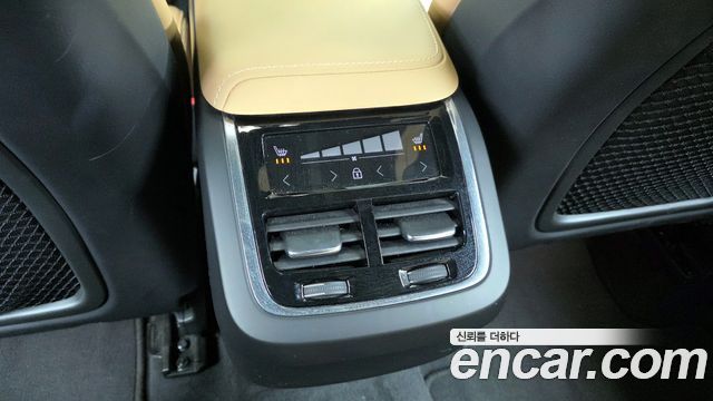 Volvo XC60 (II) B6 Inscirtion 2022 — фото 18