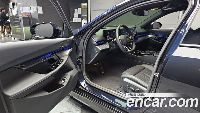 BMW 5 Series (G60) 520i M Sport 2025 — фото 11