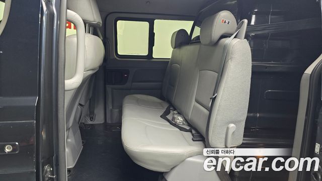 Hyundai Grand Starex Van 5-Seater Modern 2021 — фото 12